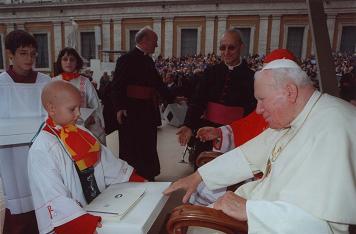 Il nostro Lollo incontra Papa Giovanni Paolo II a Roma in occasione del Giubileo 2000